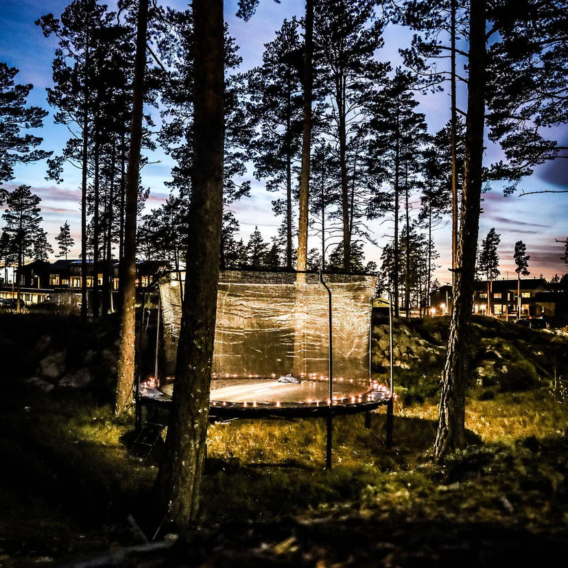Trampoline für den Garten im Winter draußen stehen lassen und winterfest machen.