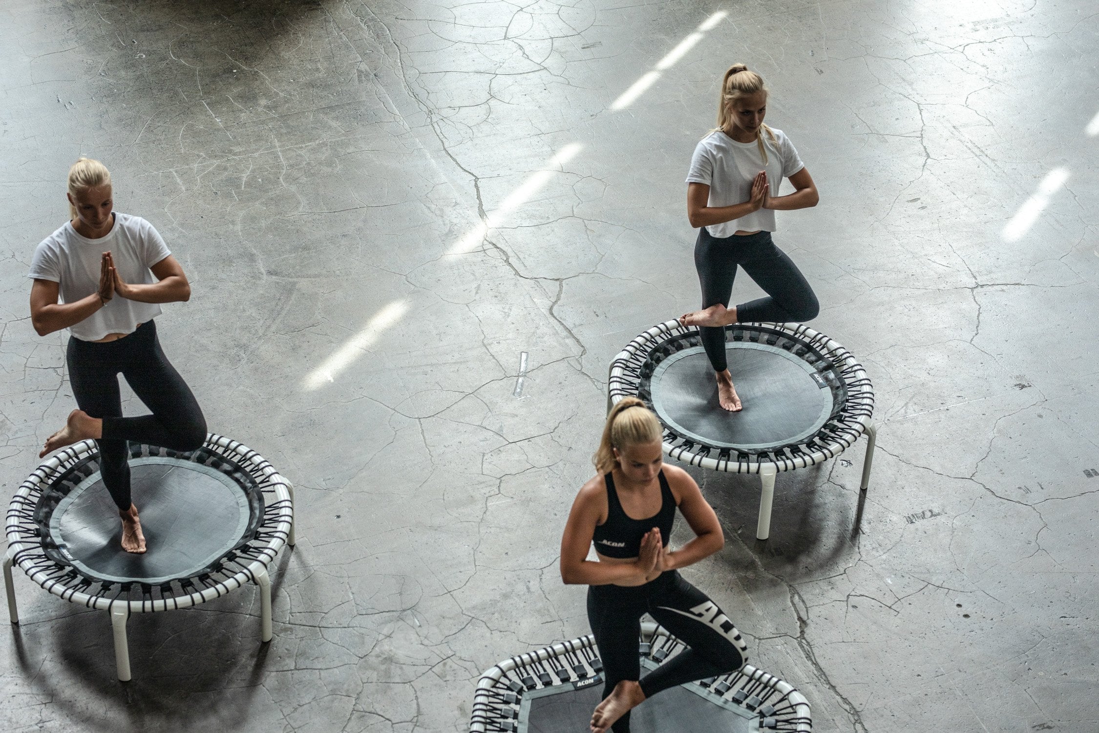 Trampolin Uebungen Training Workout Frauen