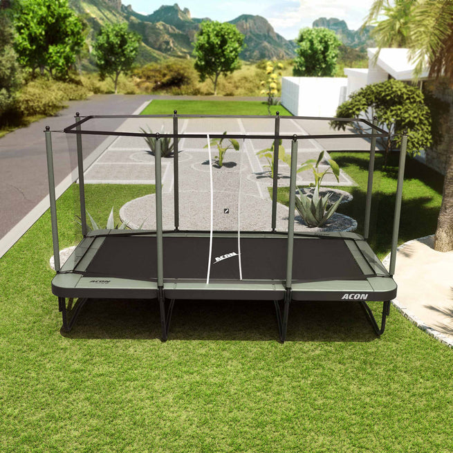 Acon 16 HD Trampolin in einem Garten