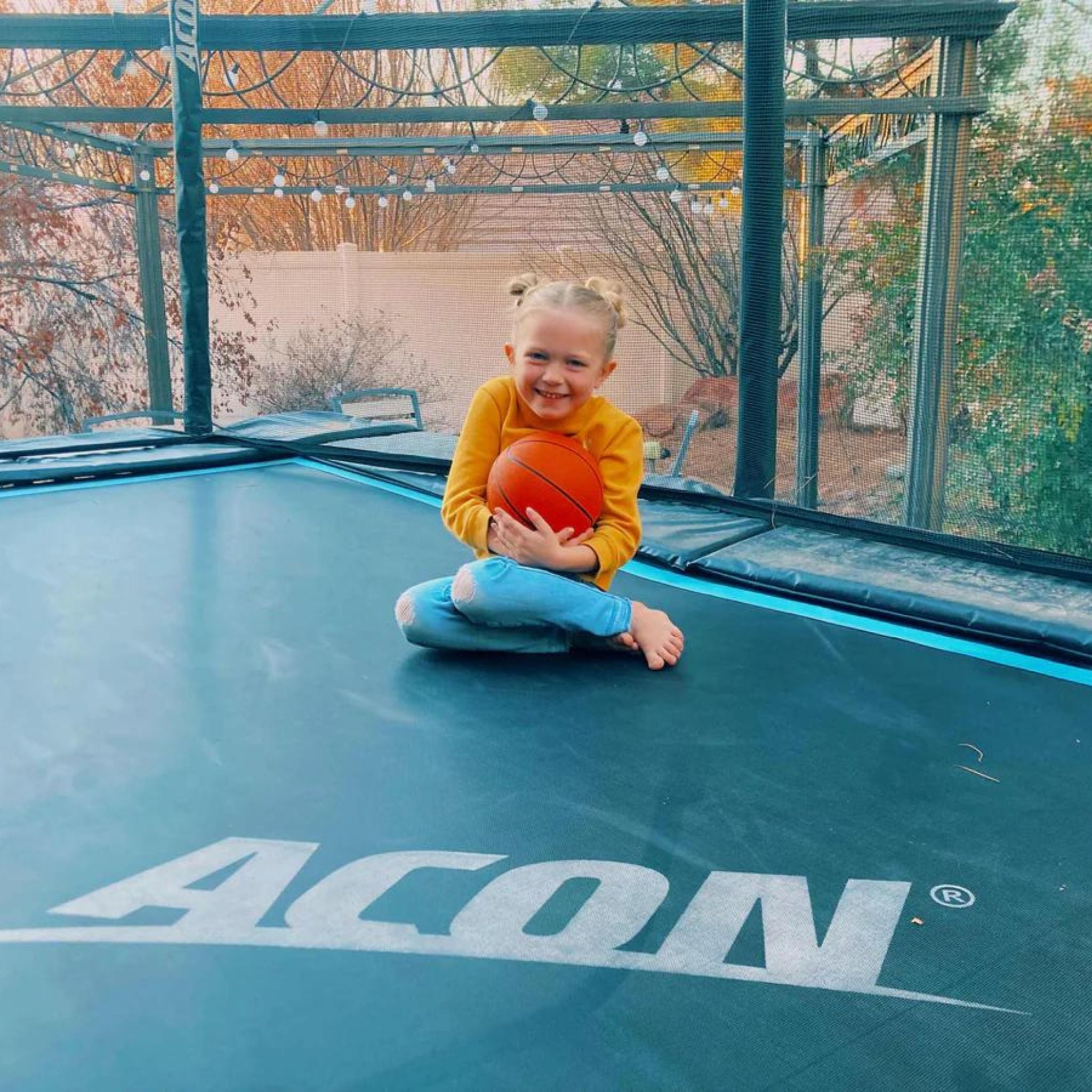 Spielideen und Regeln für Trampolin-Basketball