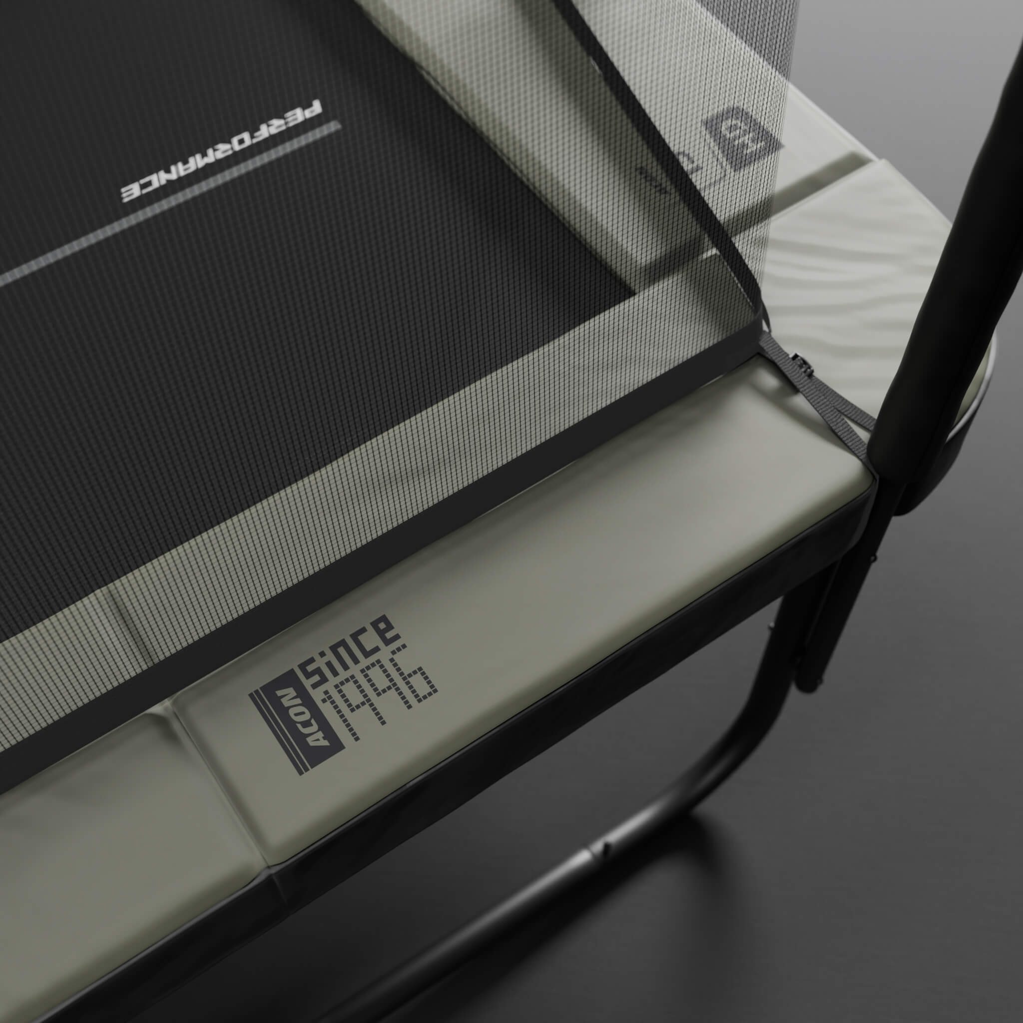 Detail der Polsterung des Acon 13 HD PRO Trampolins.