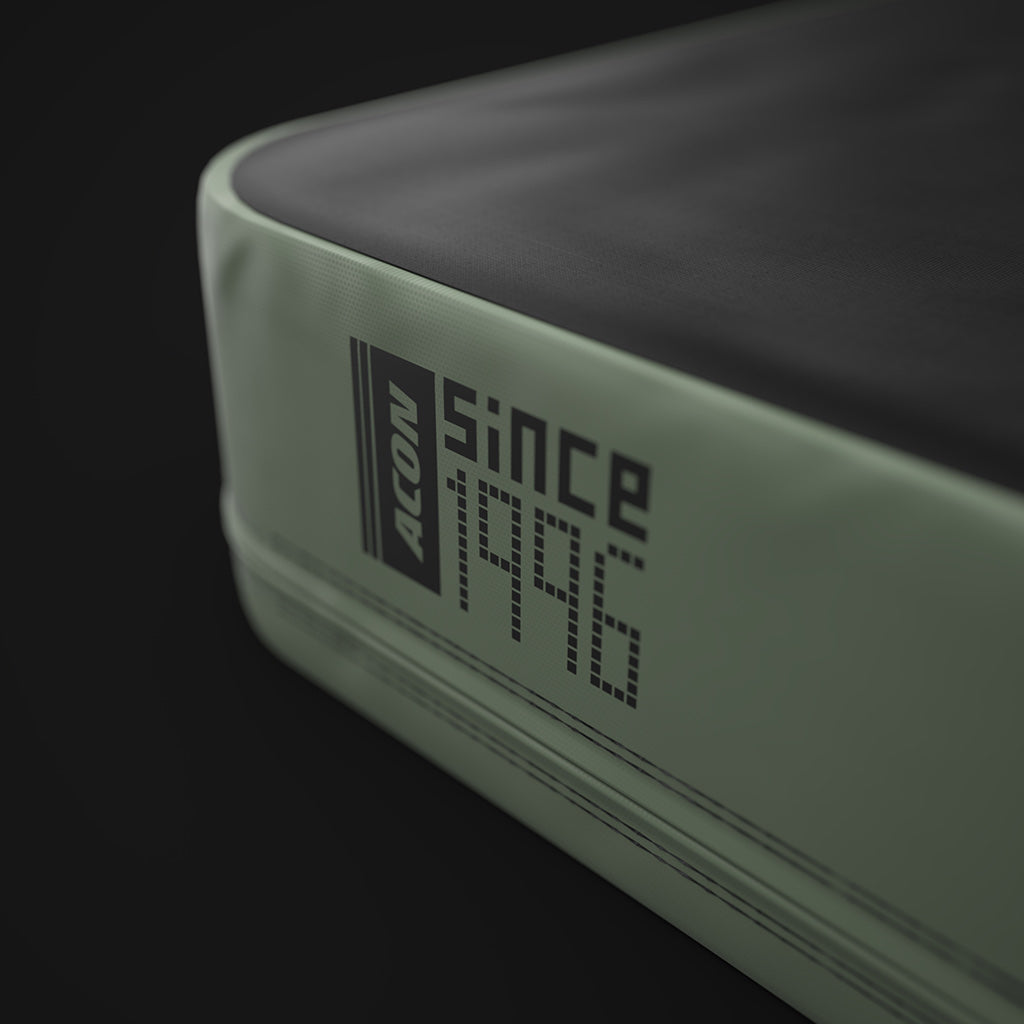 Acon Faltbare Crash Matte Nahaufnahme des Logo-Details