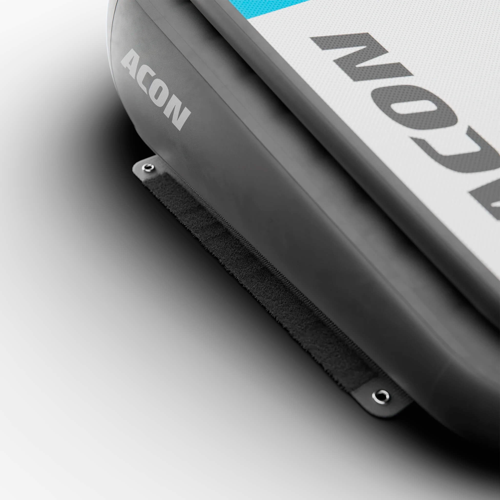 Detaillierte Seitenansicht des ACON Airboard.