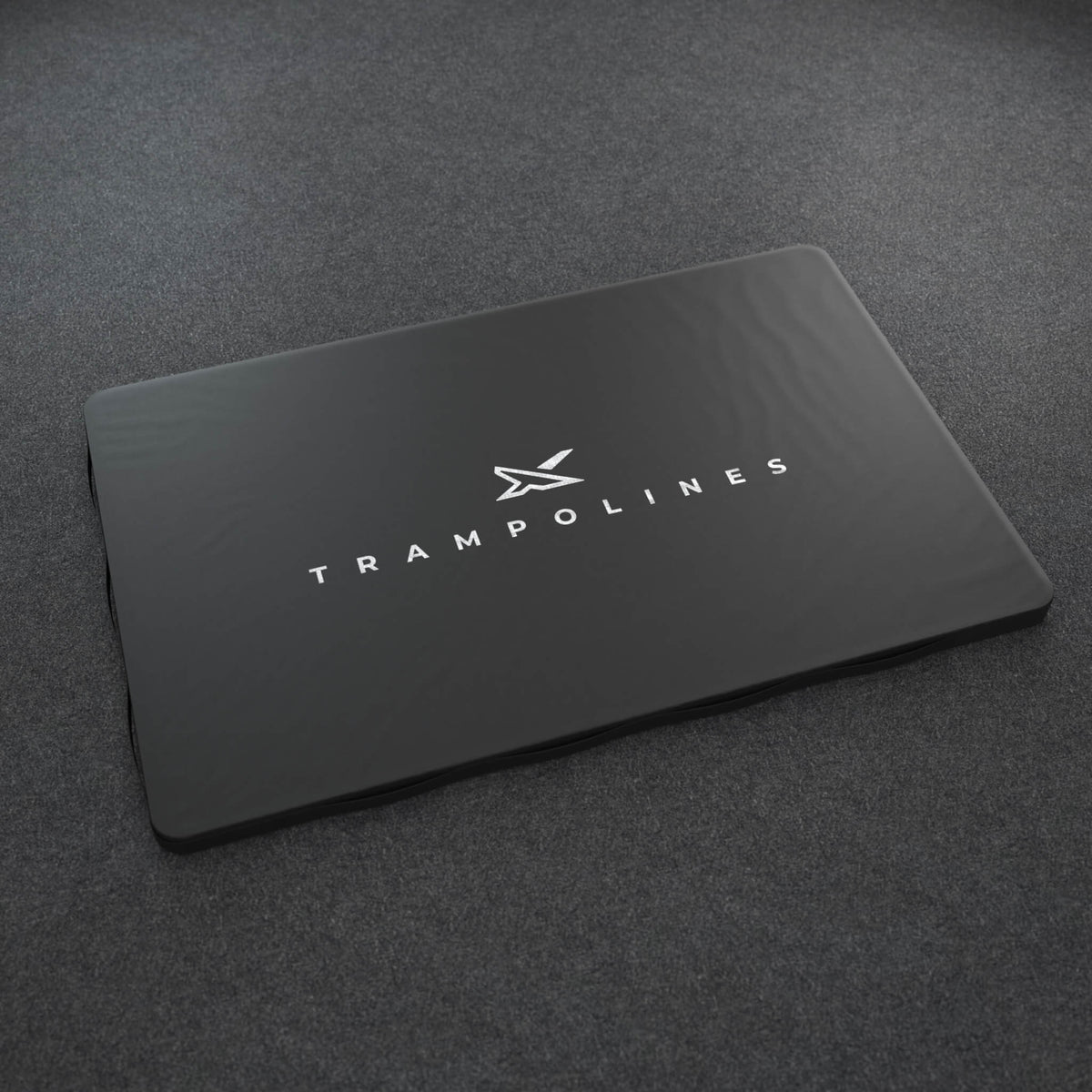 Die Acon Crash Matte aus der Nähe, Detail des Logo-Designs