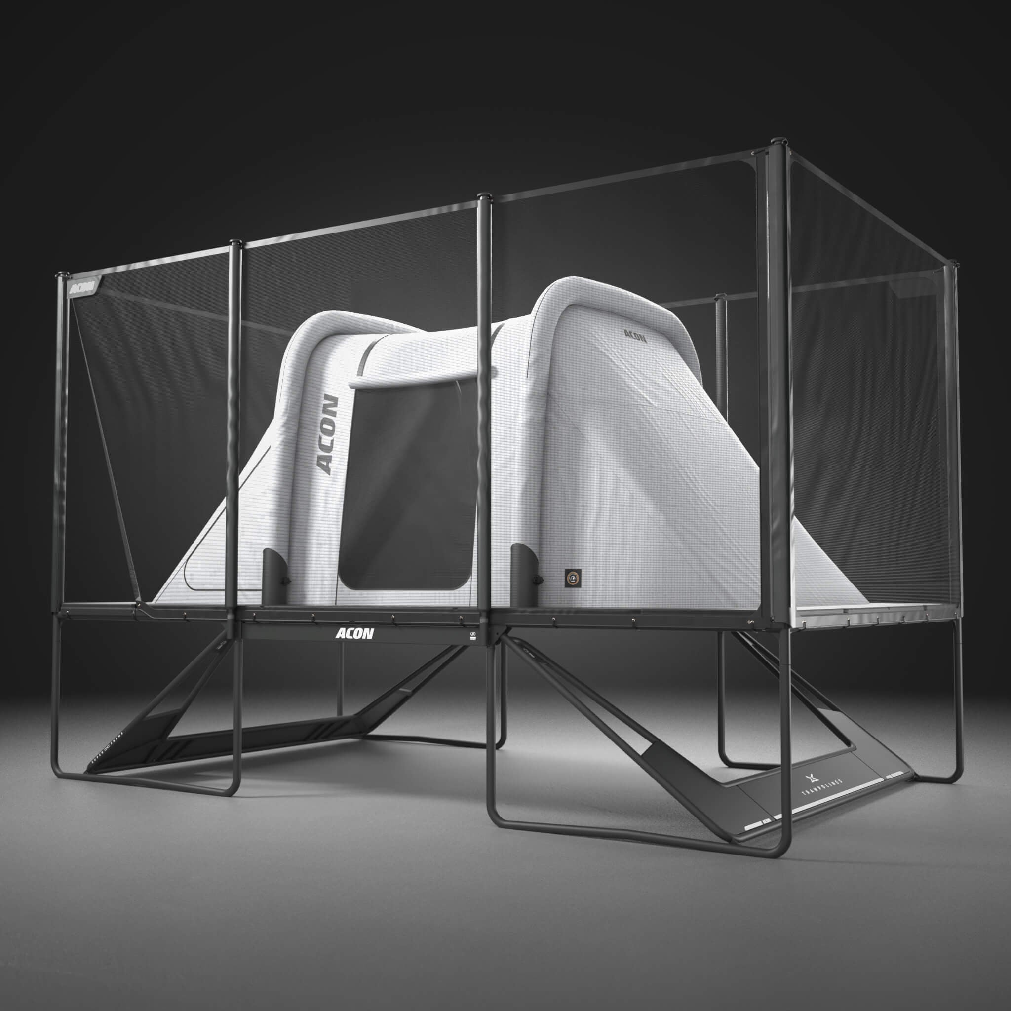Rechteckiges ACON Trampolin-Zelt auf einem Acon X 17ft Trampolin vor dunklem Hintergrund.