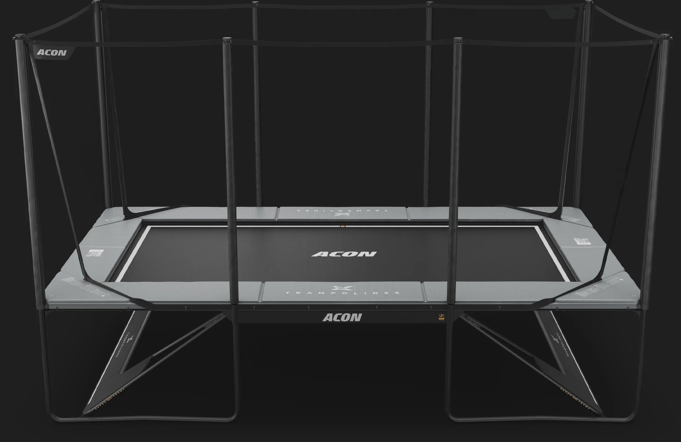 Acon X 17 Trampolin mit Sicherheitsnetz vor schwarzem Hintergrund.