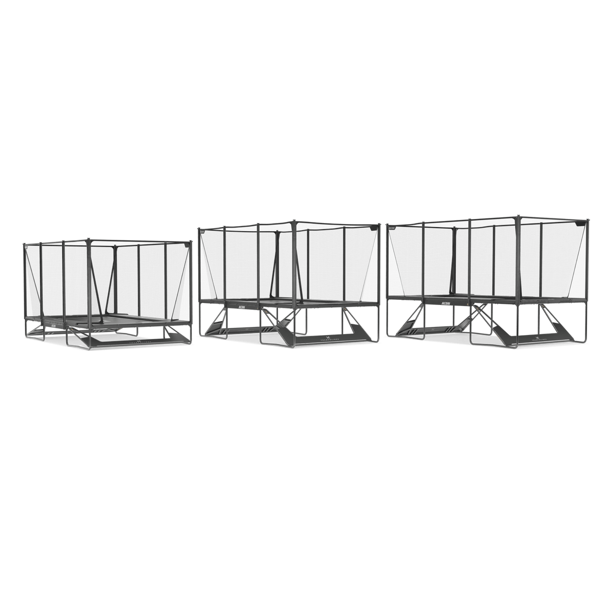 Drei Acon X Trampoline, die mit dem ACON X Zubehör-Set zur Höhenregulierung auf unterschiedlichen Höhen installiert wurden.