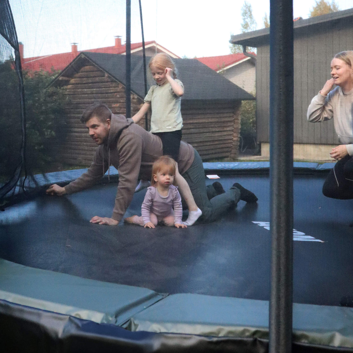 ACON Air 3,7 m Rundes Trampolin mit Sicherheitsnetz und Leiter (2)