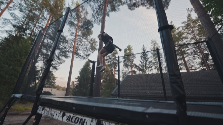 Aleksi Sainio erzählt von seinen Erfahrungen mit Acon X Trampoline.